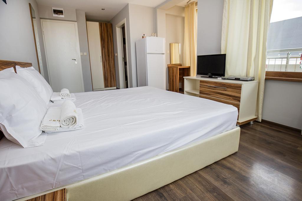 Jbh Hotel สวิติ วลัส ภายนอก รูปภาพ
